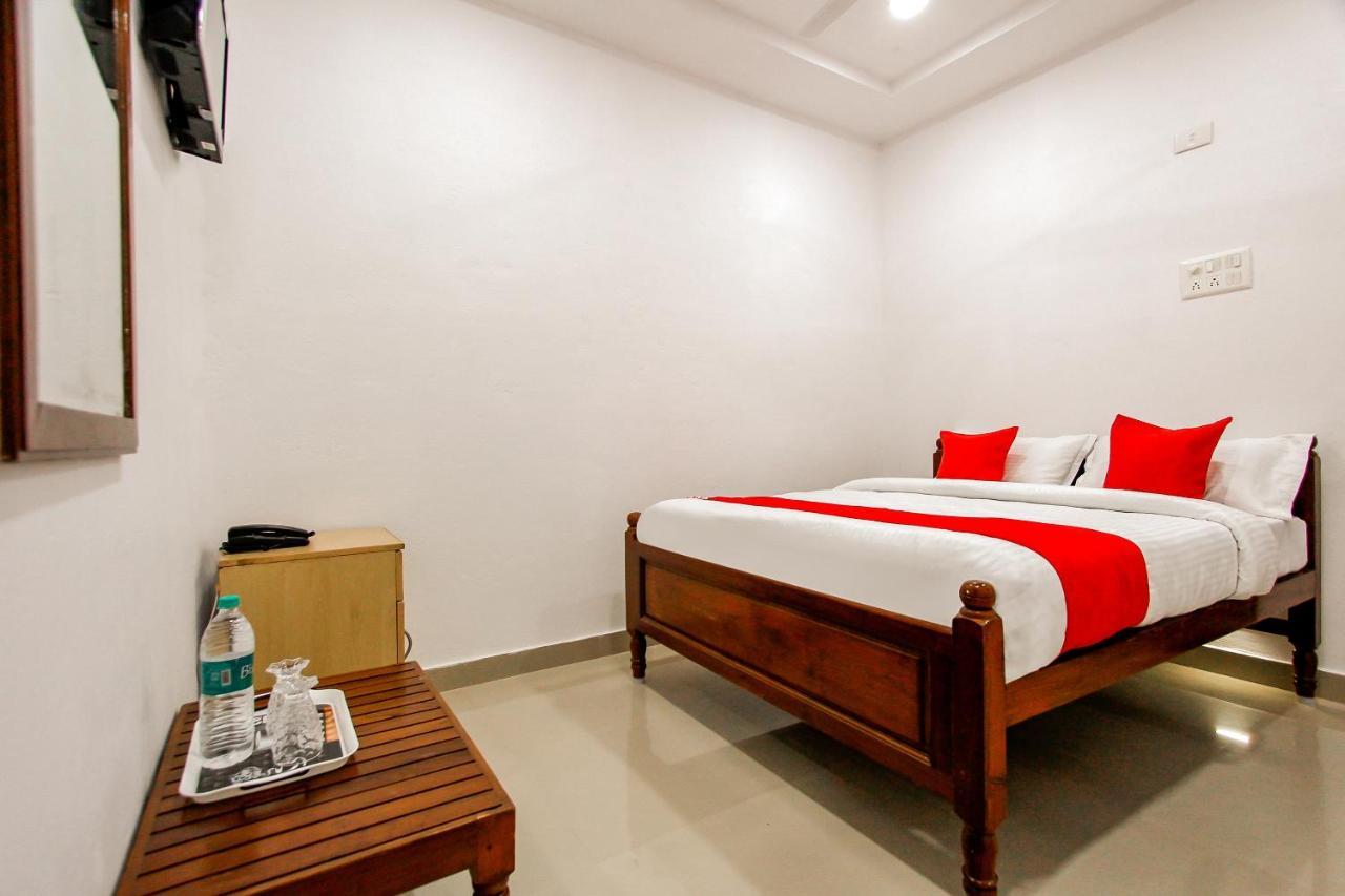 Oyo 69625 Mayuraa Residency Hotel Kumbakonam Buitenkant foto