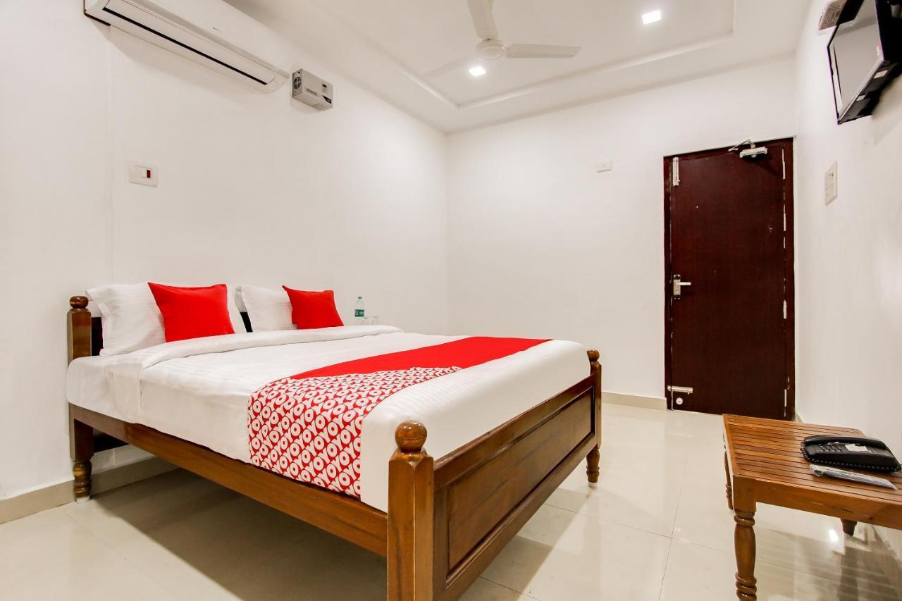 Oyo 69625 Mayuraa Residency Hotel Kumbakonam Buitenkant foto