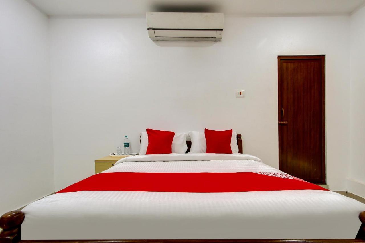 Oyo 69625 Mayuraa Residency Hotel Kumbakonam Buitenkant foto
